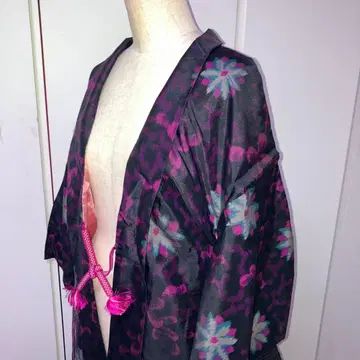 명선 꽃무늬 보라색 계열 겉옷