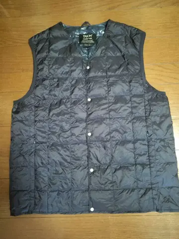 베이직 V넥 버튼 이너 다운 베스트 네이비