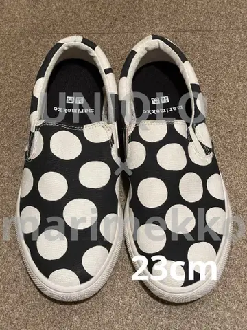 미사용 유니클로 마리메꼬 콜라보 슬립온 도트 23cm