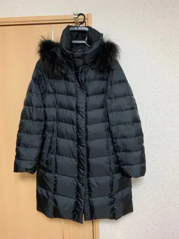 블랙 다운 코트 후드 부착 40