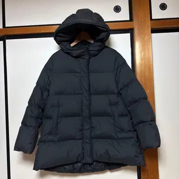 유니클로 여성용 XL 파우더 소프트 다운 숏 코트 블랙