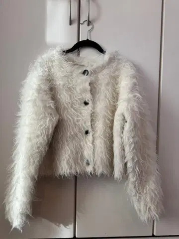 화이트 퍼 가디건