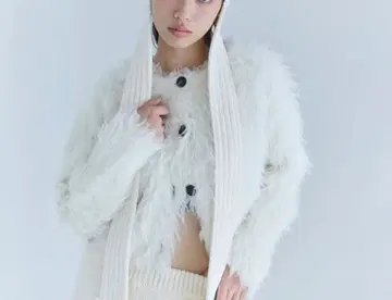 화이트 퍼 가디건