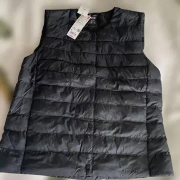 유니클로 퍼프 테크 컴팩트 베스트 여성용 XL