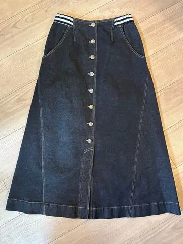 보더스 앳 발코니 프론트 버튼 데님 스커트 36