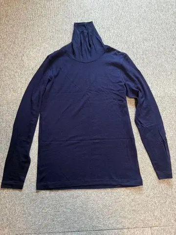 투모로우랜드 galerie vie 터틀넥