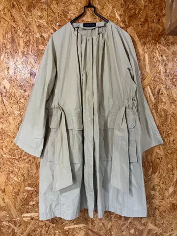 MACPHEE 베이지 트렌치코트