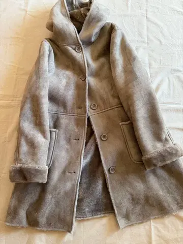 미사용 새상품 그레이 무스탕 코트 프론트 포켓 부착