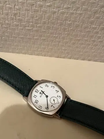 작은 빈티지 시계 CYMA 스몰 세컨드