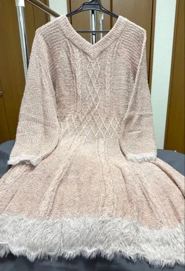 axes femme 핑크 베이지 V넥 플레어 슬리브 니트 원피스