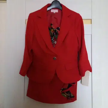 소브레/여성용 레드 수트 9호 새상품 (11호도 있음)