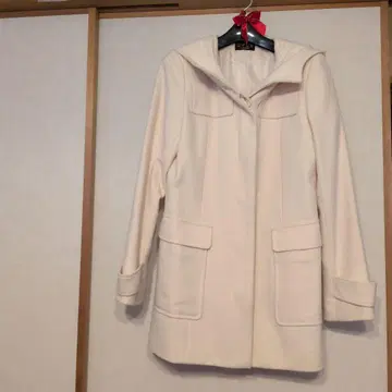 후드 부착 아이보리 옅은 피치색에 가까운 울 코트