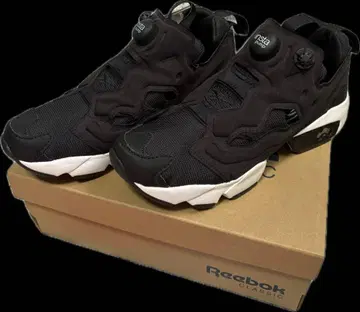 [ 미사용 새상품 ] Reebok 펌프 퓨리 블랙 [ 24.0cm ]