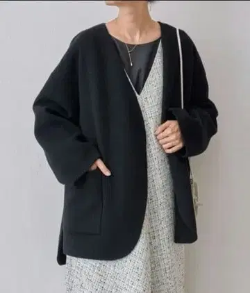 BEARDSLEY 숏 리버 코트 블랙