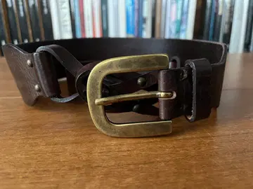 다크 브라운 가죽 뜨개질 디자인 벨트