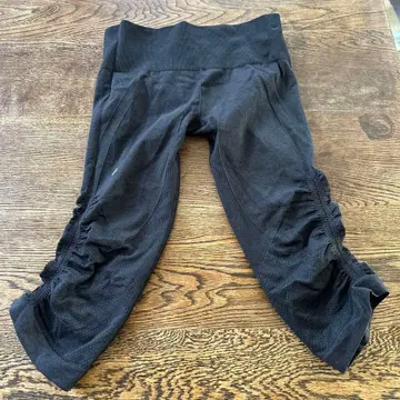 Lululemon 크롭 레깅스 사이즈 4