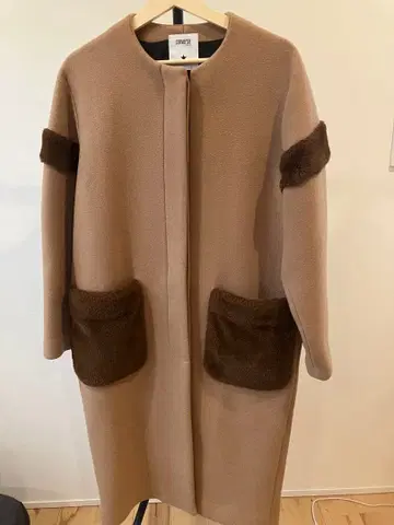 Converse Tokyo 베이지 롱 코트