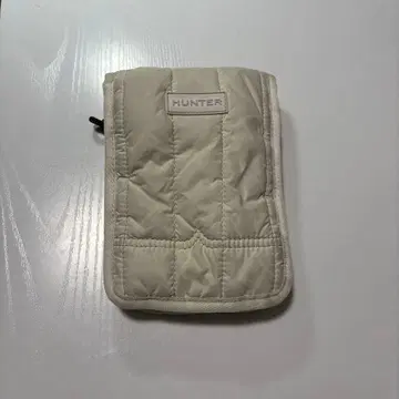 HUNTER 아이보리 퀼팅 숄더백