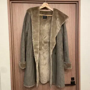 URBAN RESEARCH ROSSO 후드 부착 무스탕 코트