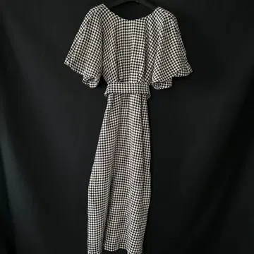 [ 새상품급 ] ZARA 자라 하운드투스 플레어 소매 원피스 L