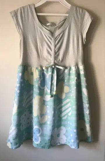 MILK 꽃무늬 상의