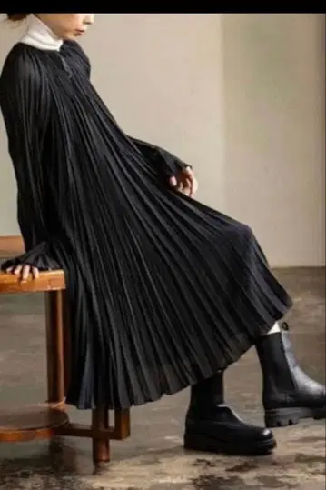 Noble 크러쉬 플리츠 원피스