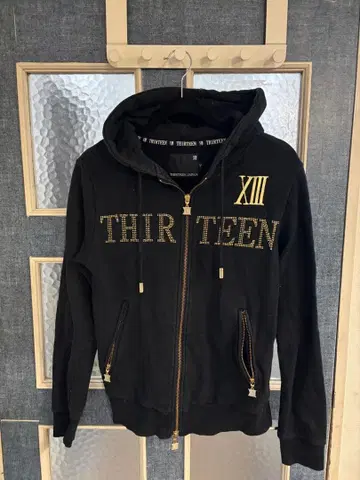 THIRTEEN 블랙 후드티 남성용 골드 블랙