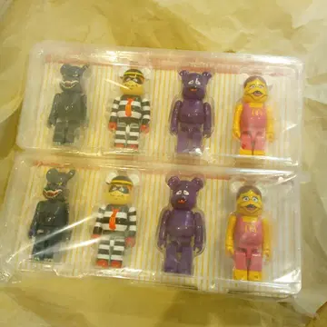 맥도날드 베어브릭 2개 세트 미개봉 새상품