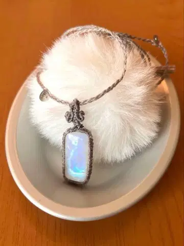 마크라메 뜨기 목걸이 (레인보우 문스톤)