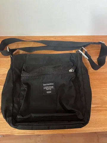 marimekko PAL 블랙 숄더백