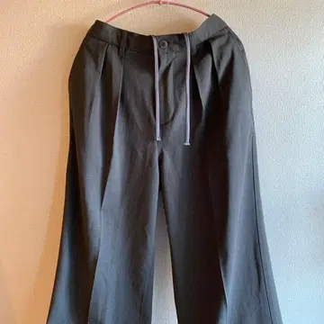 와이드 스트레이트 2 플리츠 슬랙스