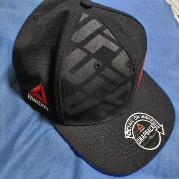Reebok UFC 스냅백 캡 블랙/블루