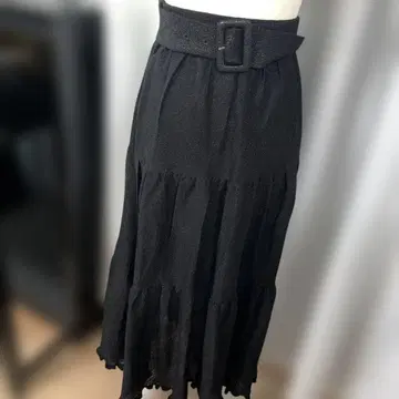 블랙 벨트 포함 티어드 롱 스커트