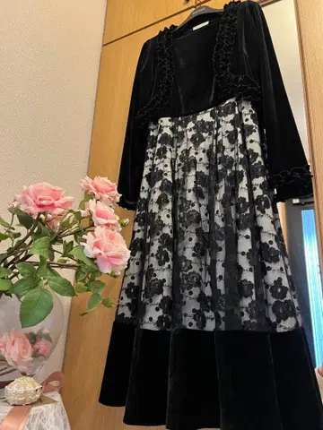 그레이스 콘티넨탈 플라워 레이스 플레어 롱 원피스 36 사이즈