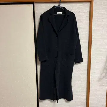 Manna 다크 그레이 니트 롱 코트