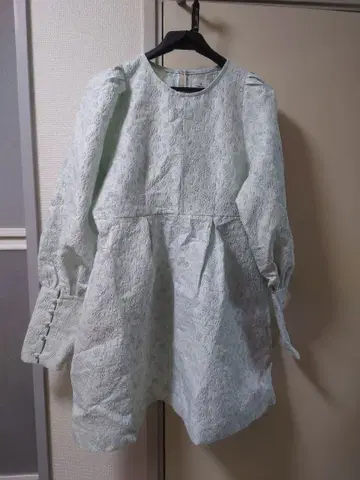 [ marry jenny ] 꽃무늬 자카드 미니 원피스