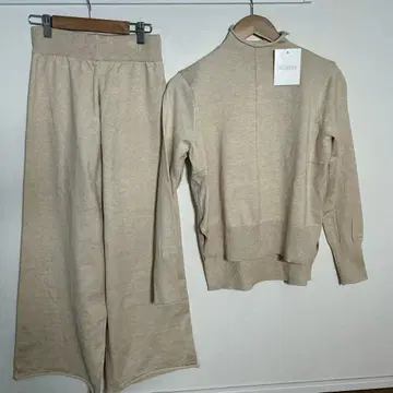 MINIMINI STORE 베이지 니트 셋업 L 미니미니 스토어