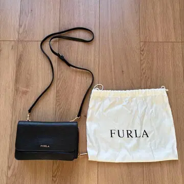 FURLA 블랙 가죽 숄더백