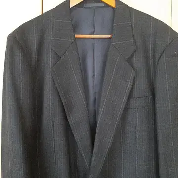 다크 그레이 스트라이프 테일러드 자켓 울 100%