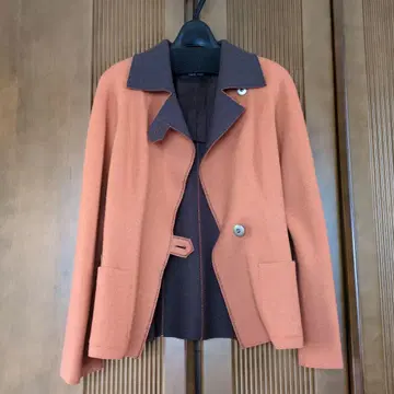 오렌지와 브라운의 테일러드 자켓