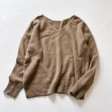 비밍 라쿤 혼방 V넥 니트 풀오버