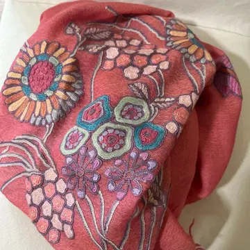 타라 블랑카 꽃무늬 자수 핑크 스톨