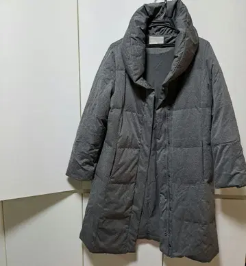 Dona Marie 숄카라 그레이 다운 코트