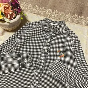 PINK HOUSE 새상품급 깅엄 체크 자수 프릴 블라우스