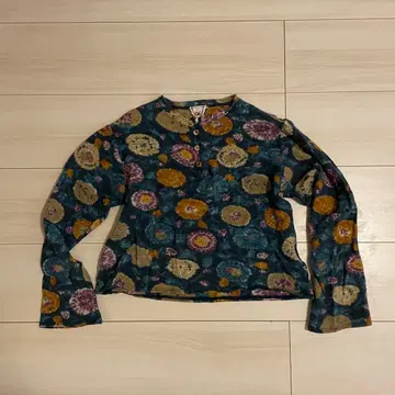 꽃무늬 긴팔 T셔츠