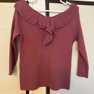 프릴 오프숄더 7부 소매 니트