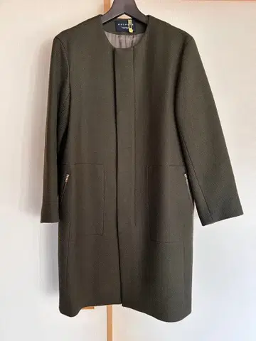 주말 세일 맥피 노카라 코트 카키 투모로우랜드 사이즈 36