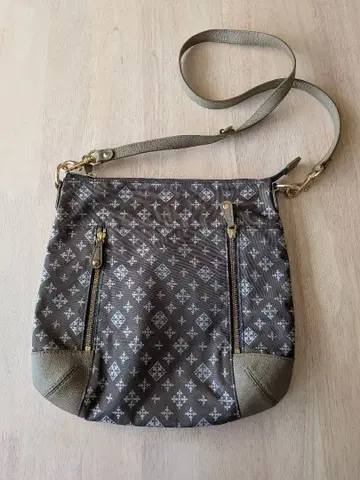 러셋 숄더백 가죽 악센트