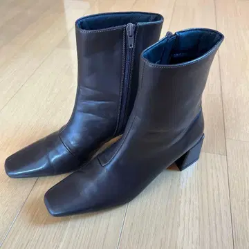 스타일 델리 블록 힐 스퀘어토 부츠