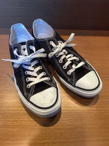 CONVERSE 블랙 스니커즈